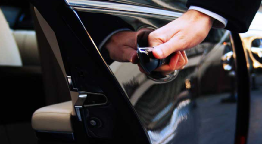 How to make limo travel reservations during emergencies and big occasions?
